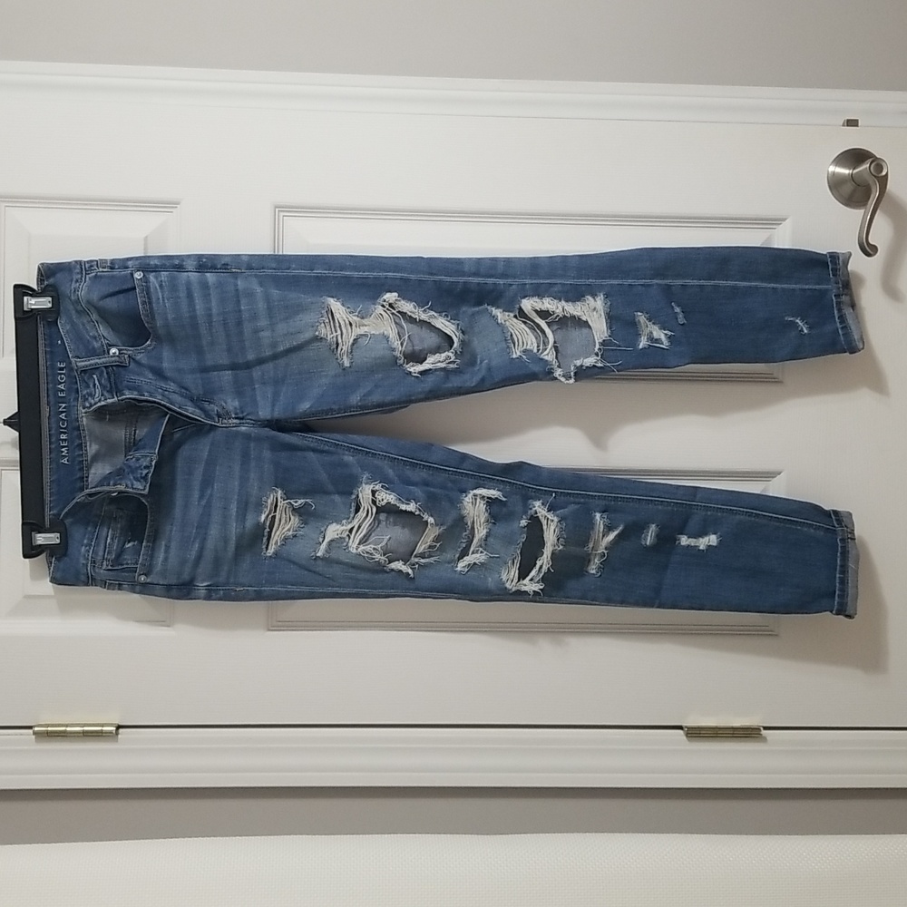American Eagle Distressed Jean's size 00